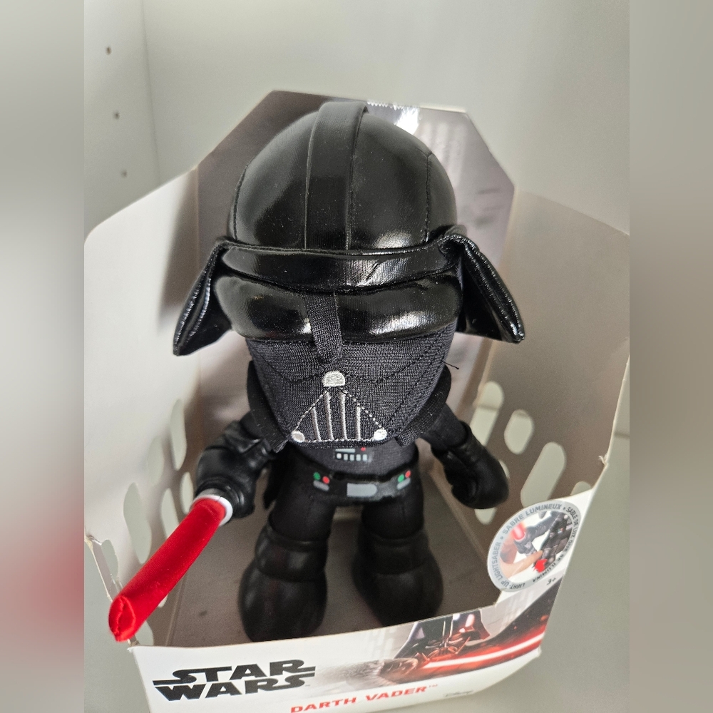 🆕 BNIB Star Wars Darth Vader Light Up Sabre plush toy